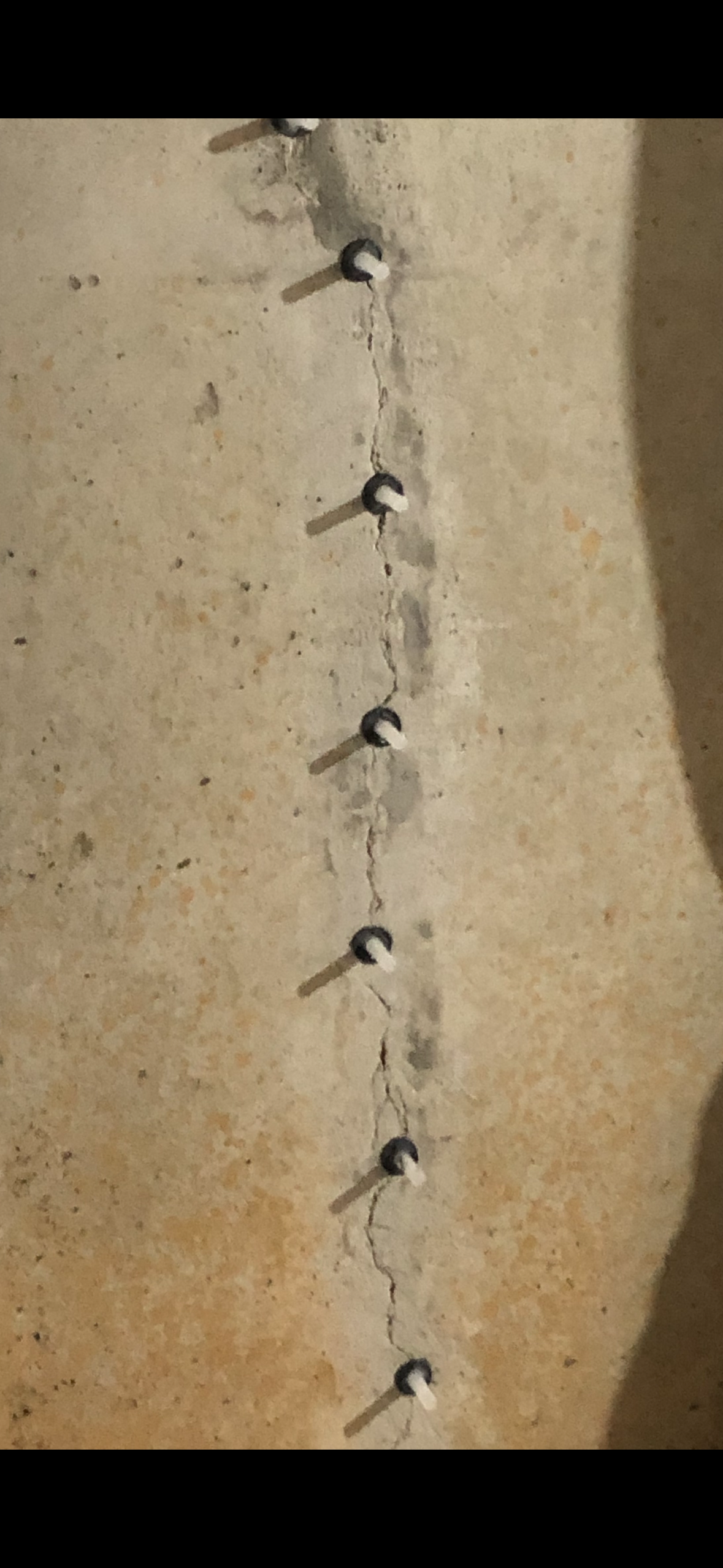 Signs You Need Basement Wall Crack Repair<br />
